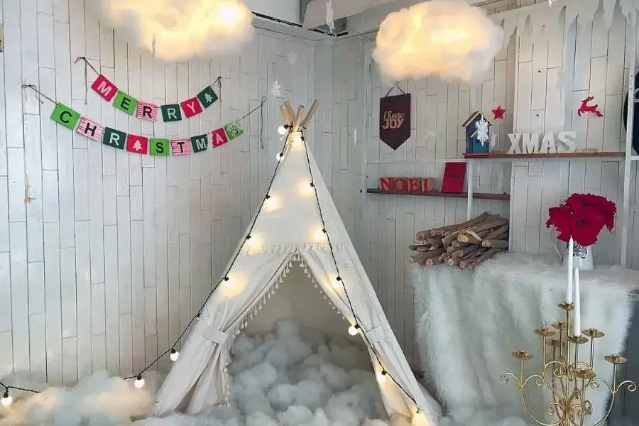  Giúp cây thông Noel và không gian xung quanh trở nên chân thật và sống động hơn. 