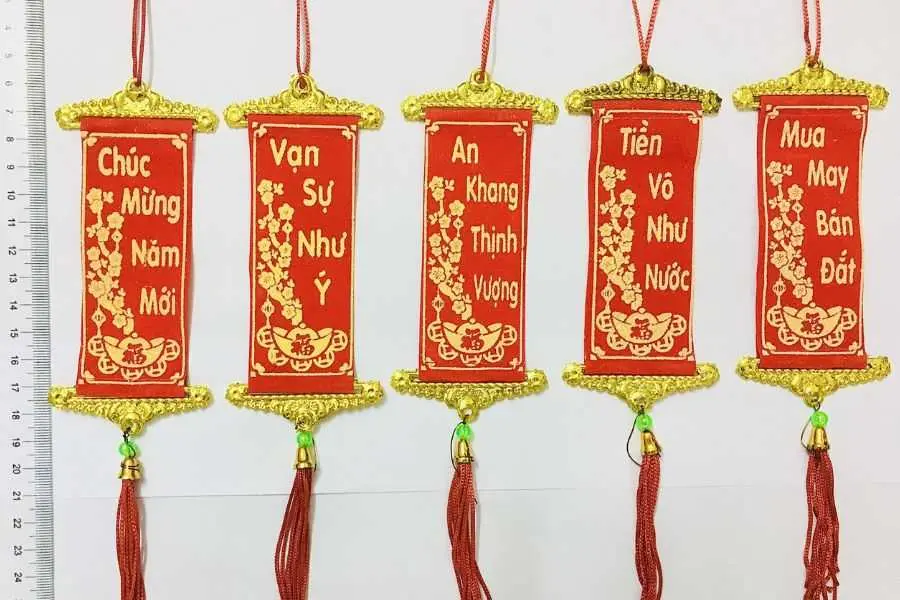 Liễn Tết như lời cầu chúc cho một năm mới thật nhiều niềm vui.