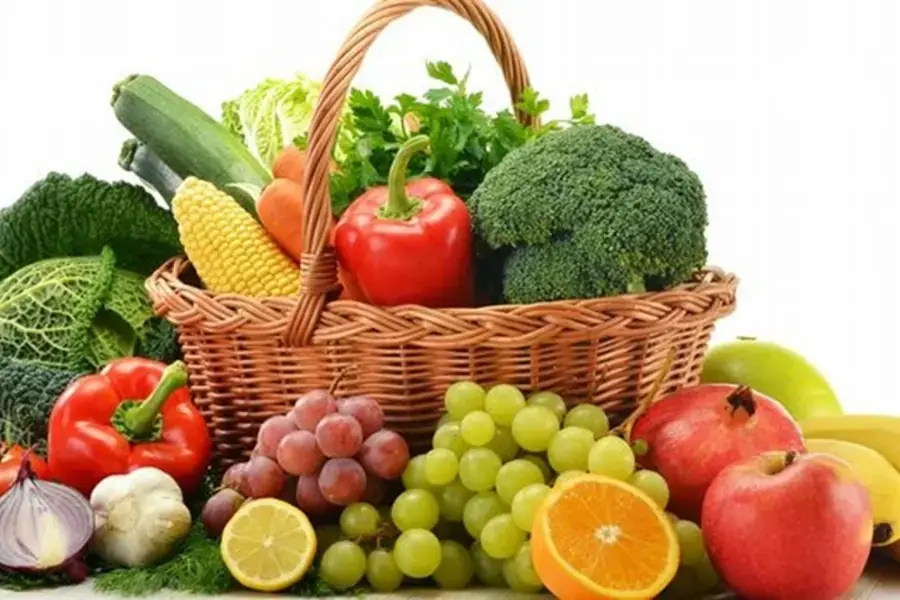 Bổ sung rau xanh, trái cây vào chế độ ăn để tăng sức đề kháng