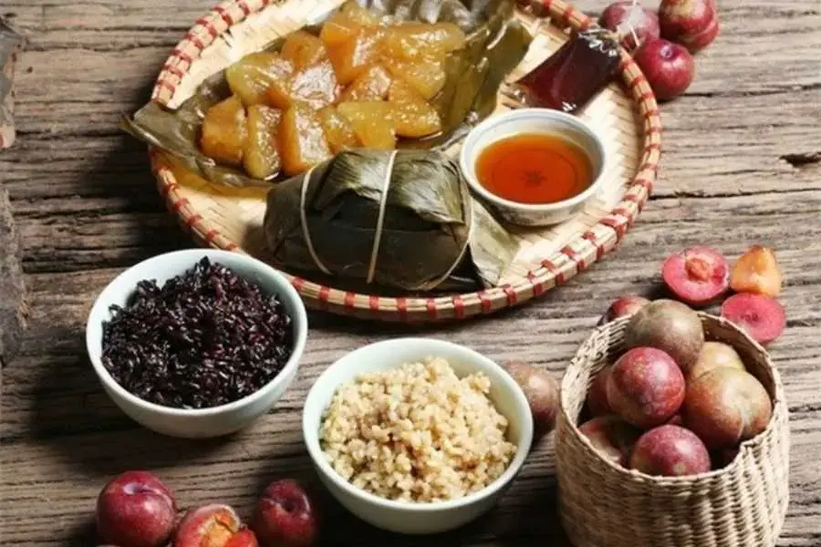 Ăn những món đặc trưng trong Tết Đoan Ngọ