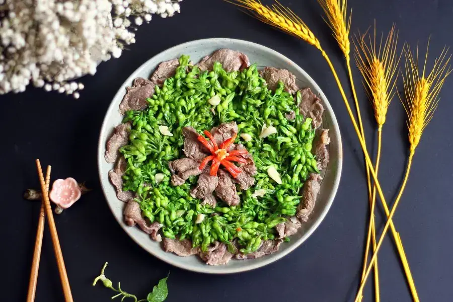 Bò xào hoa thiên lý món ăn tốt cho sức khỏe trong những ngày nắng nóng
