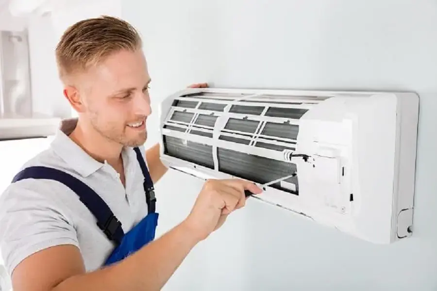 Máy lạnh Inverter có chế độ bảo hành dài hơn so với máy lạnh truyền thống (Hình ảnh: Justdial)