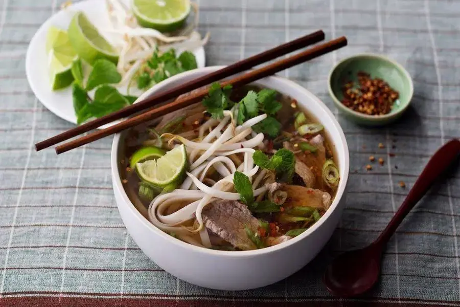 Món ăn quốc dân phở nạm bò thơm ngon