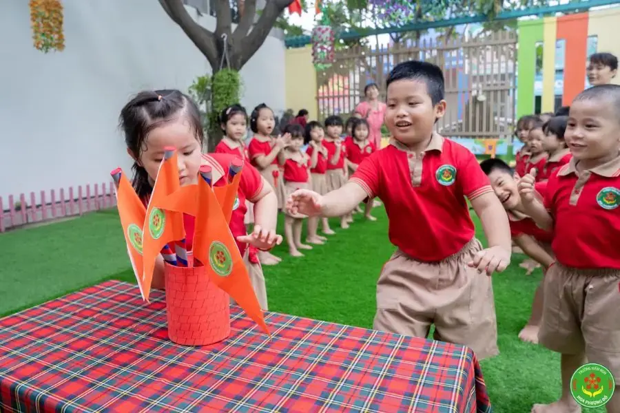 Cướp cờ được xem là trò chơi dân gian ngày Tết phổ biến ở Việt Nam.