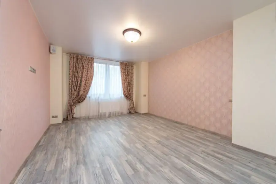 Decor tường văn phòng bằng hoa văn độc đáo, mang dấu ấn cá nhân