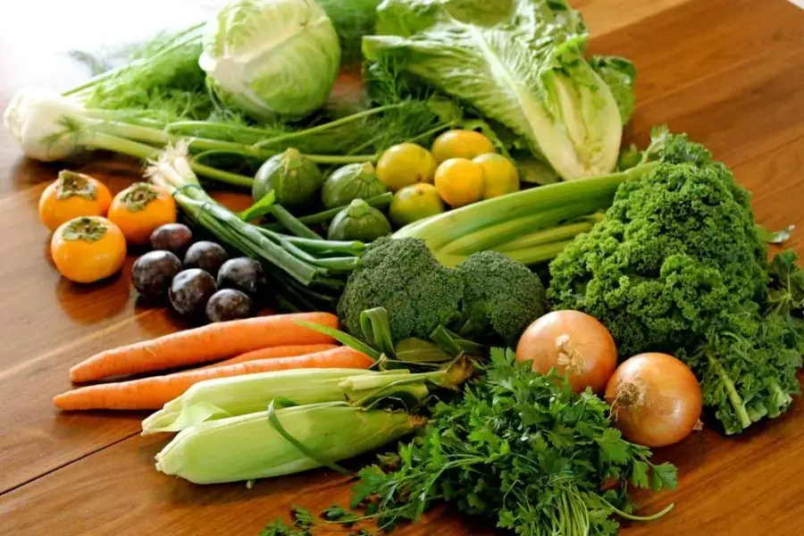 Ăn gì để tăng trí nhớ trong mùa thi? Rau xanh