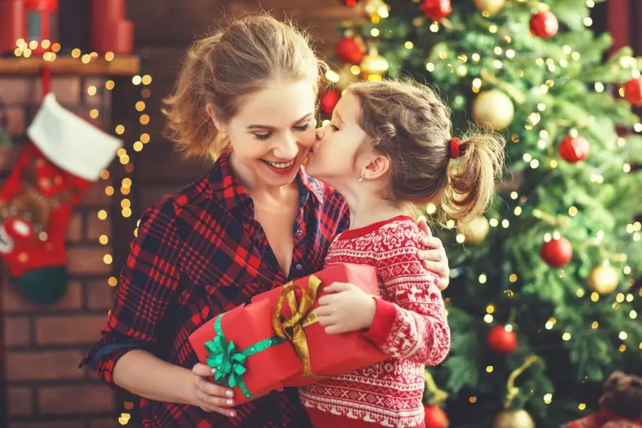 Câu chuyện ý nghĩa về món quà Giáng Sinh tặng mẹ.