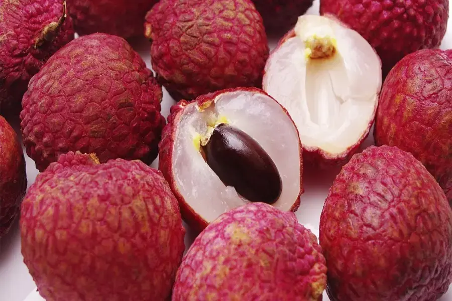 Vải thiều ngon thường có hạt nhỏ