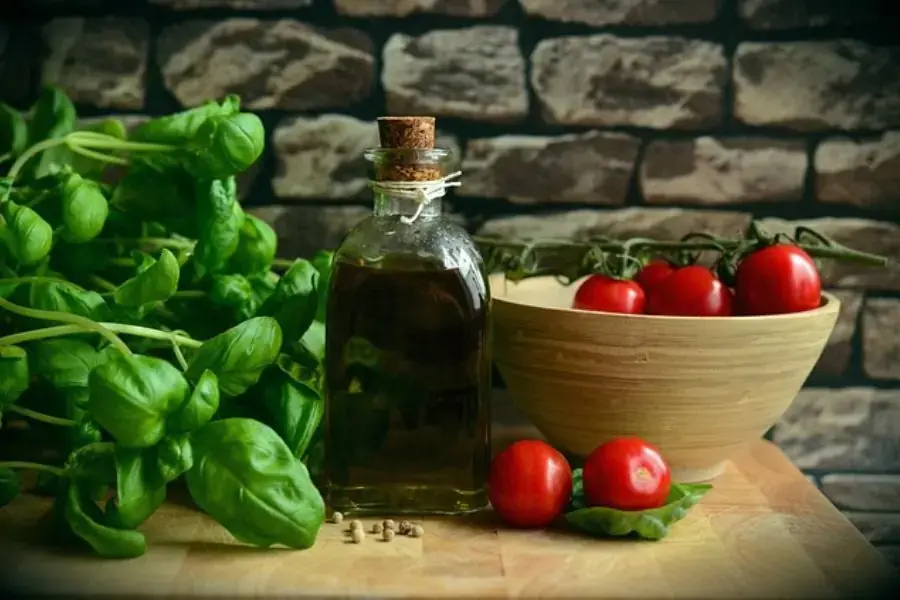 Lycopene và beta-carotene có trong cà chua là 2 chất chống viêm tự nhiên.
