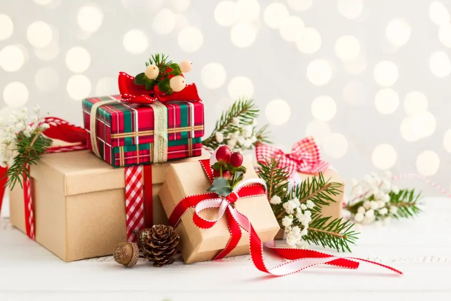 Món quà được gói đẹp sẽ tạo được ấn tượng tốt với đối phương.