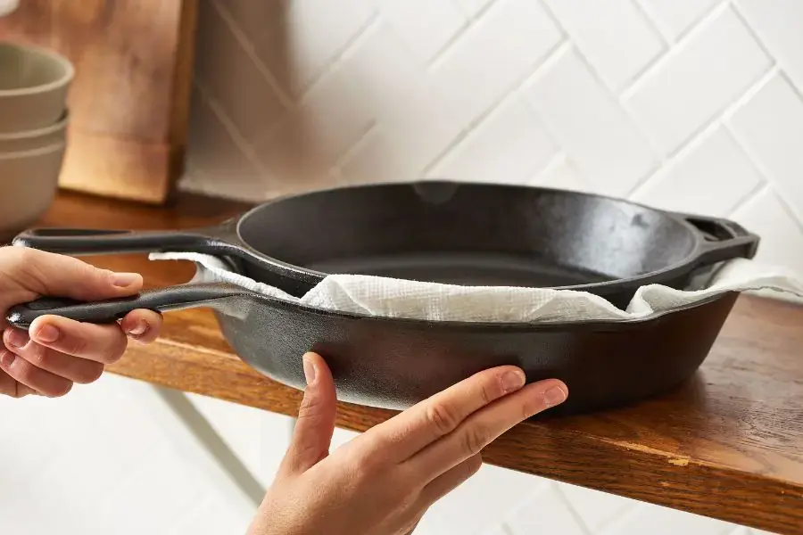 Bảo quản chảo đúng cách để tăng tuổi thọ