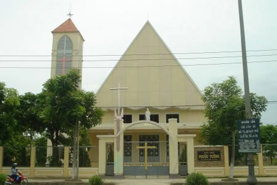 Nhà Thờ Phước Tường sở hữu nét kiến trúc cổ điển, mang đến cho du khách sự mộc mạc và gần gũi trong dịp Noel.