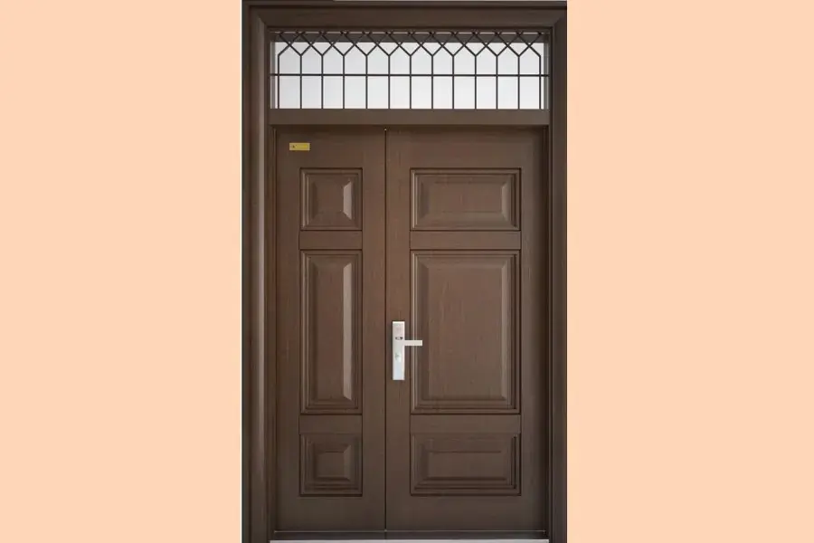 Cửa chính 2 cánh lệch nhau vô cùng độc đáo, mới lạ