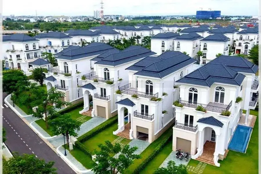Khoảng cách giữa 2 nhà ở được tính toán dựa theo nhiều yếu tố như mặt đứng, lối đi