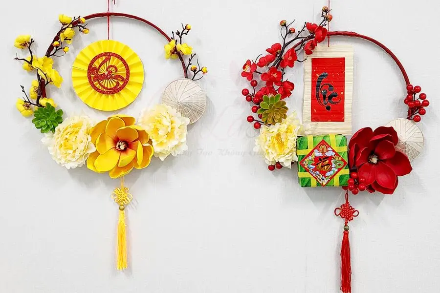 Vòng hoa có thể tự làm hoặc đặt mua mẫu theo ý thích.