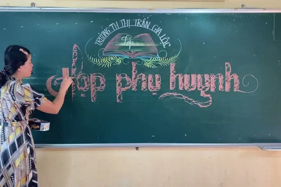 Mẫu bảng họp phụ huynh độc đáo với kiểu chữ cách điệu