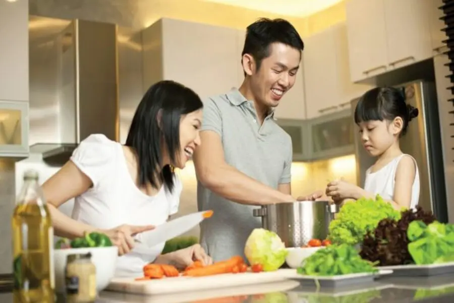 Cánh mày râu có thể chuẩn bị ữa ăn cho người phụ nữ bạn yêu thương.