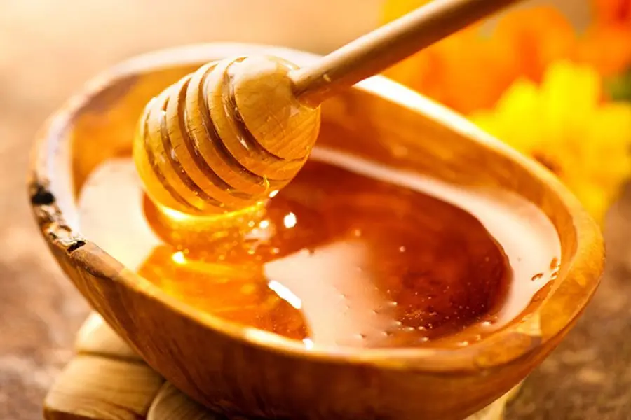 Dùng mật ong để tẩy đồng bị oxy hóa