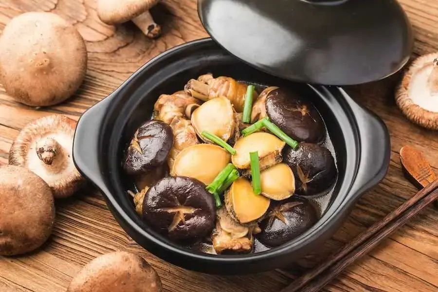 Thịt heo kho nấm dễ làm