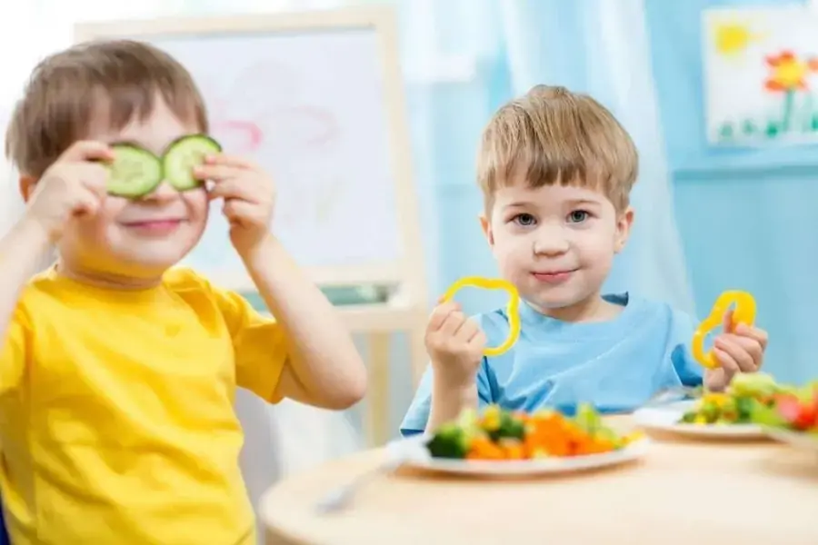 Lưu ý lên thực đơn ăn uống cho trẻ mầm non phù hợp với hệ tiêu hóa của bé