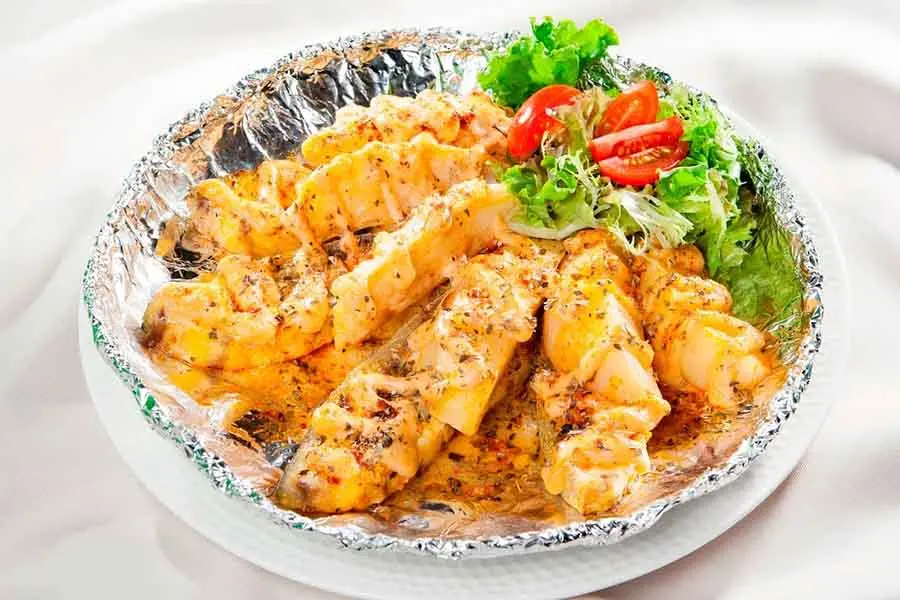 Cá bớp ăn kèm khoai tây sẽ có hương vị rất lạ miệng, hơi Tây một chút