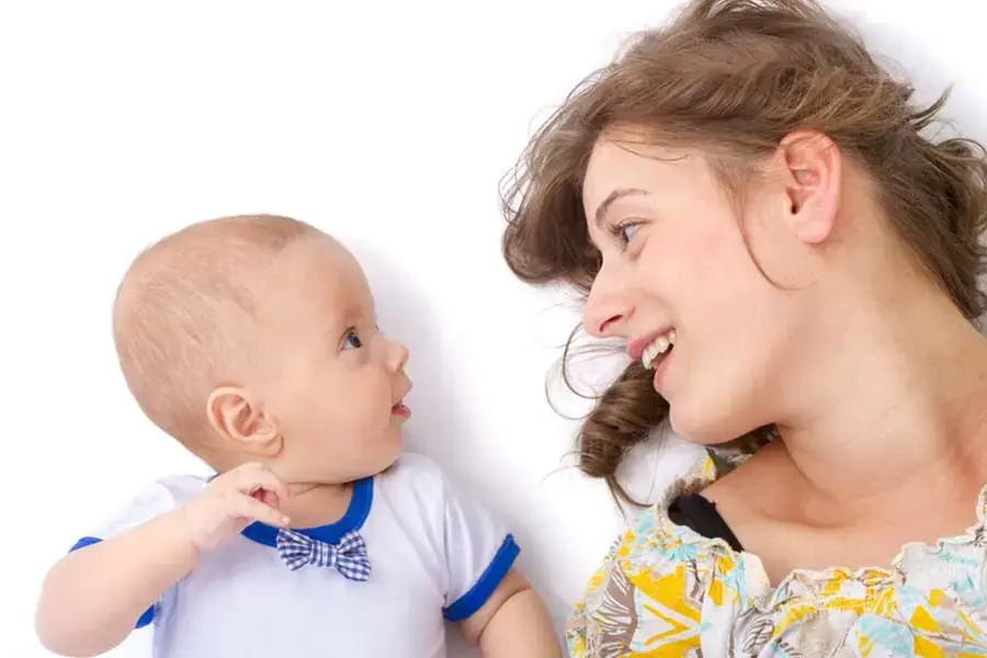 Thường xuyên giao tiếp trò chuyện với trẻ (3)
