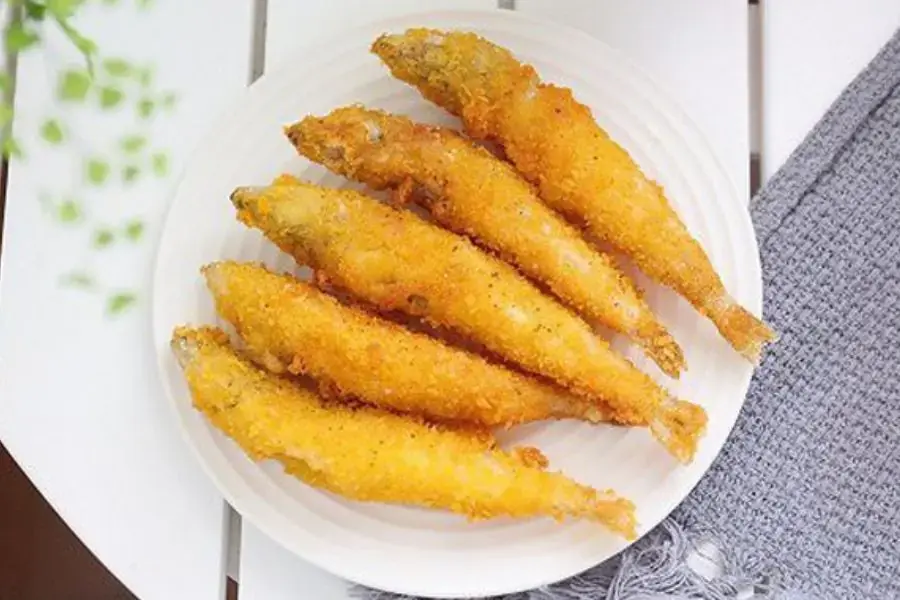 Món cá chỉ vàng chiên giòn tan trong miệng