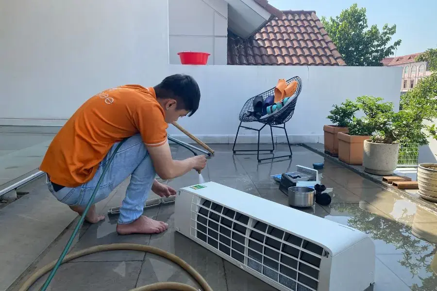 Quy trình vệ sinh máy lạnh từ bên ngoài cho tới bên trong của bTaskee.