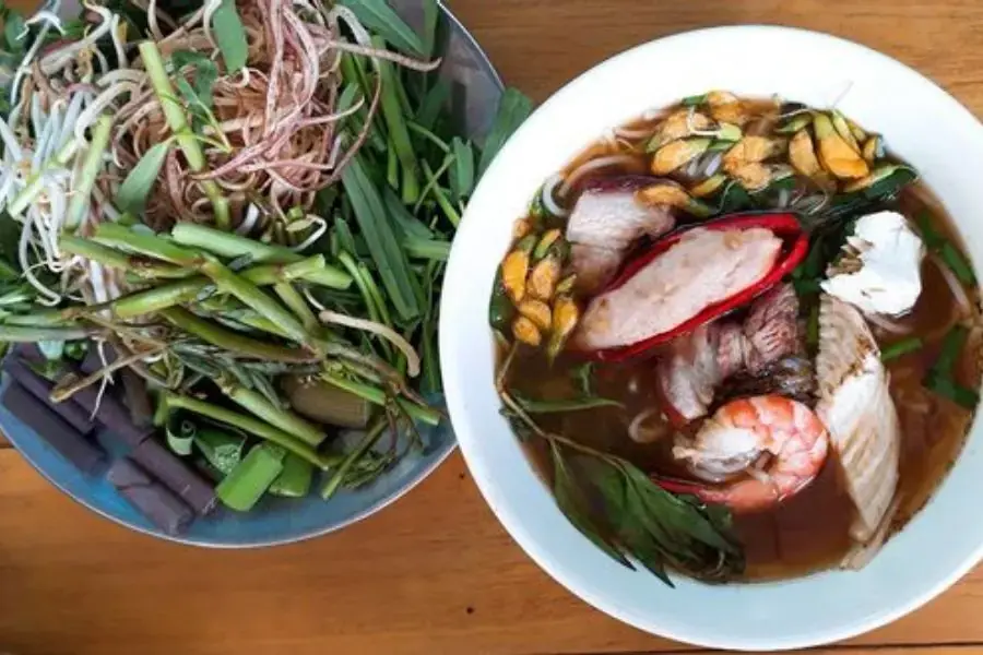 Bún mắm Năm Hà đậm vị miền Trung đặc trưng