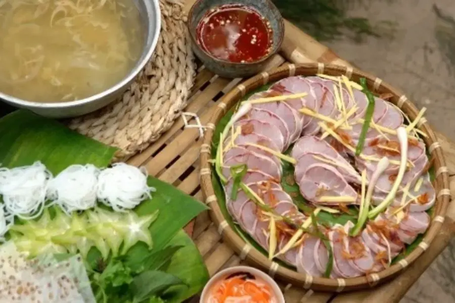 Lẩu cá nhám cho bữa cơm gia đình ấm áp