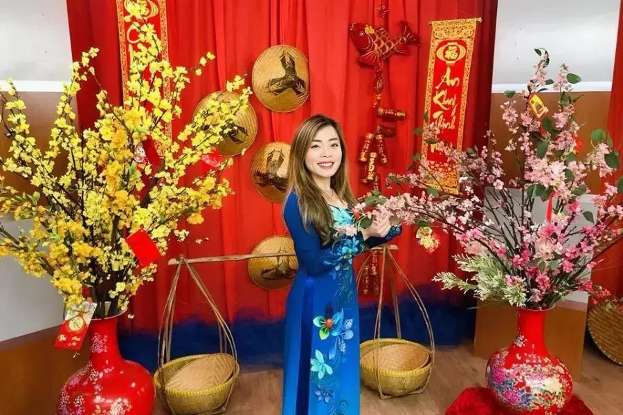 Trang trí bằng tiểu cảnh chợ tết.