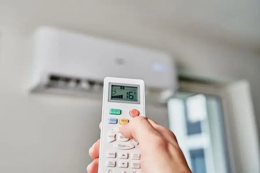 Không nên điều chỉnh nhiệt độ máy lạnh quá thấp.