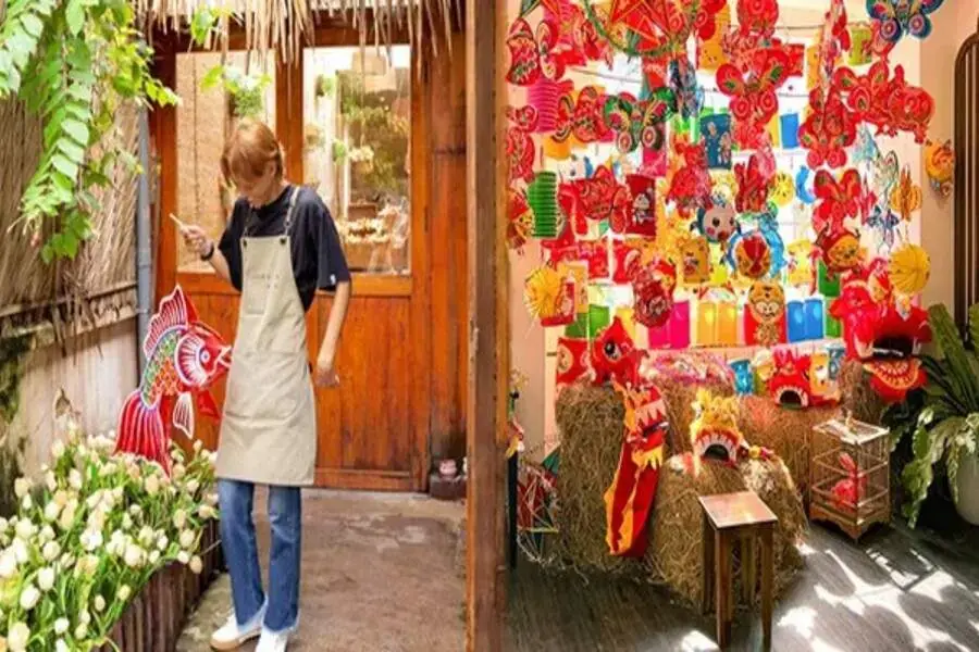Trang trí trung thu với lồng đèn đa màu sắc