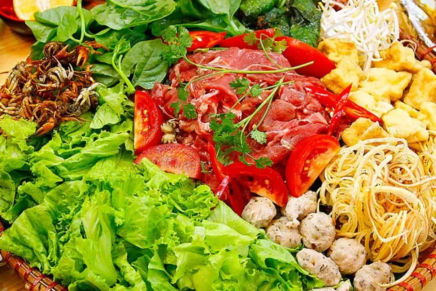Các loại rau nhúng lẩu thập cẩm cho nồi lẩu thêm hấp dẫn, chuẩn vị.
