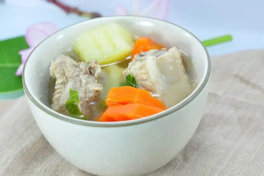 Canh củ sườn heo đầy đủ dinh dưỡng, thơm ngon
