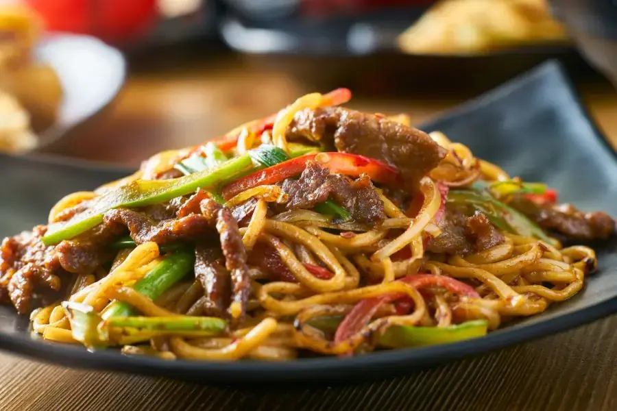 Đổi vị với món phở xào thịt bò
