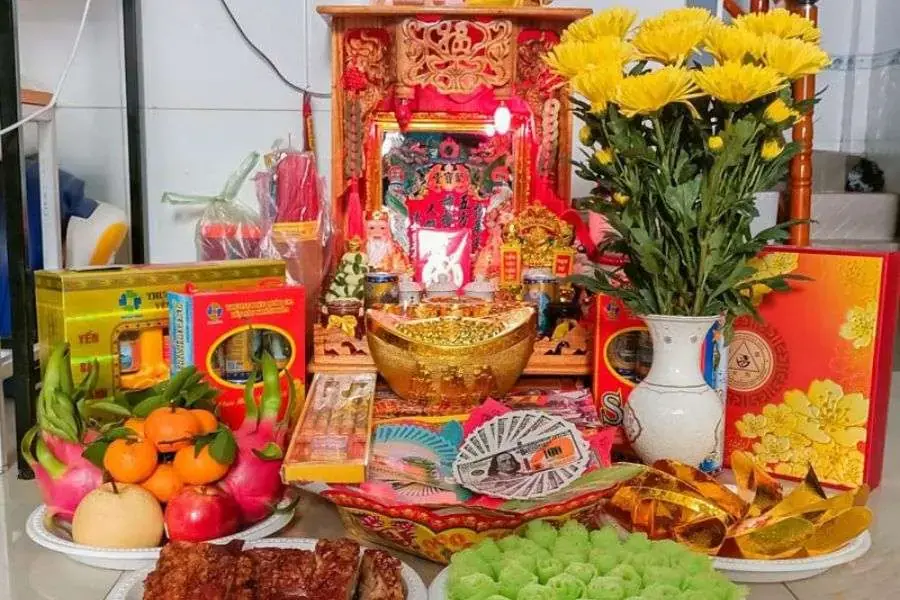 Bàn thờ Thần Tài đặt ở những vị trí thoáng mát, dễ quan sát và bảo vệ gia đình bạn.