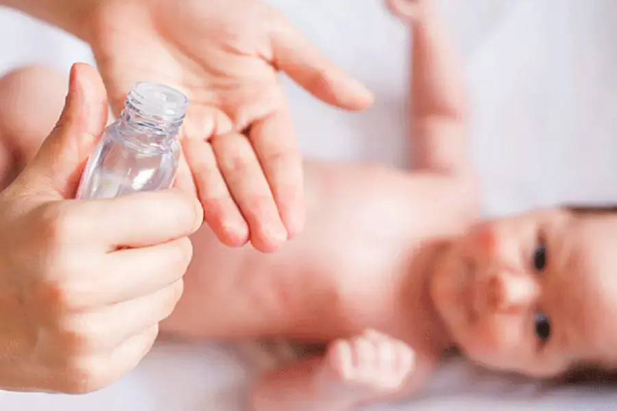 Dầu tràm giúp trẻ bớt ho