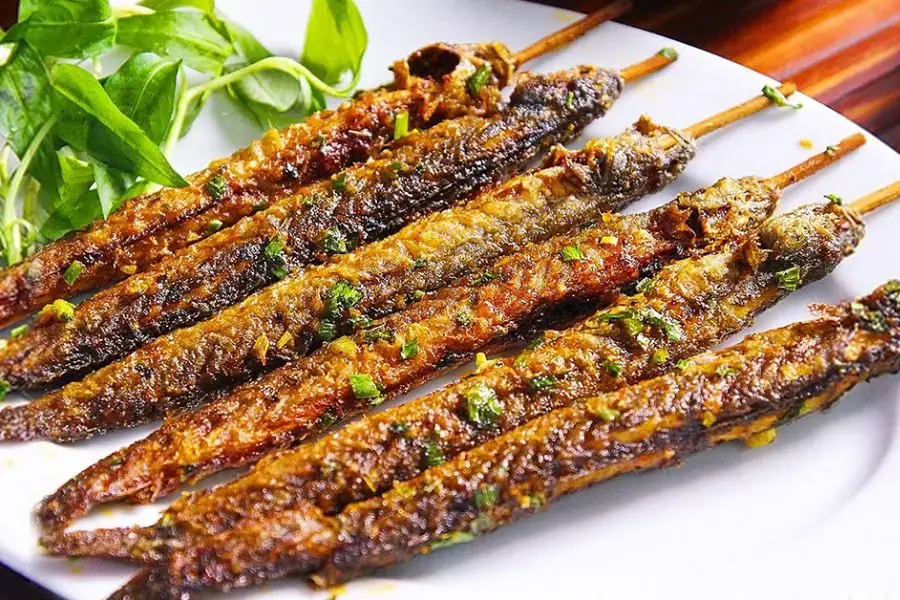 Món ăn hấp dẫn với thịt cá mềm, ngon ngọt, thấm đều gia vị, có chút cay nồng