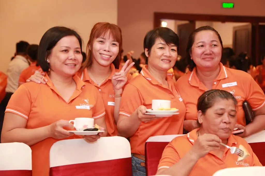 partners-enjoyed-tea-break-with-each-other