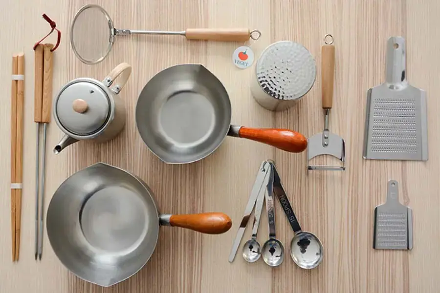 Hãy dẹp bớt các dụng cụ nhà bếp mà bạn ít hoặc hầu như không còn sử dụng (Nguồn: kinarino.k-img.com)