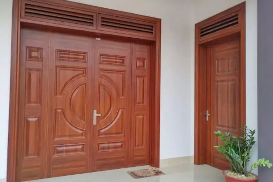 Xoan đào cũng được nhiều lựa chọn để thi công các loại cửa trong nhà