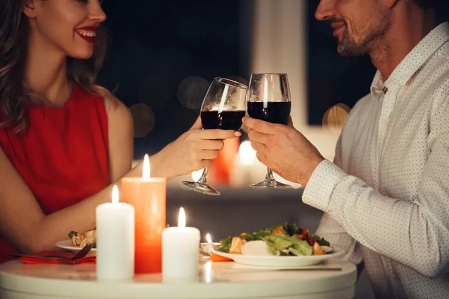 Tặng chồng bữa tiệc bất ngờ vào ngày Giáng Sinh.