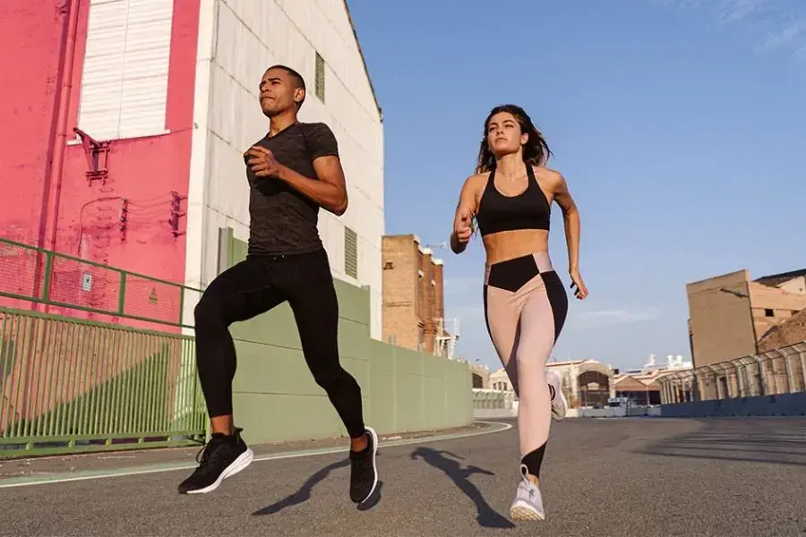Chạy bộ đốt cháy khoảng 100 - 150 calo với quãng đường 1.6km