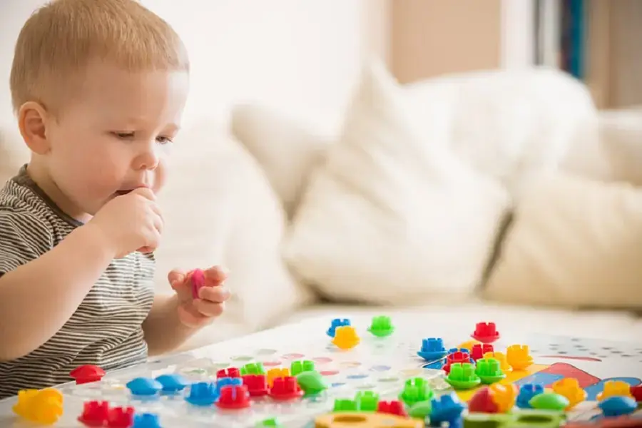 Hóc dị vật làm trẻ sơ sinh ho dai dẳng