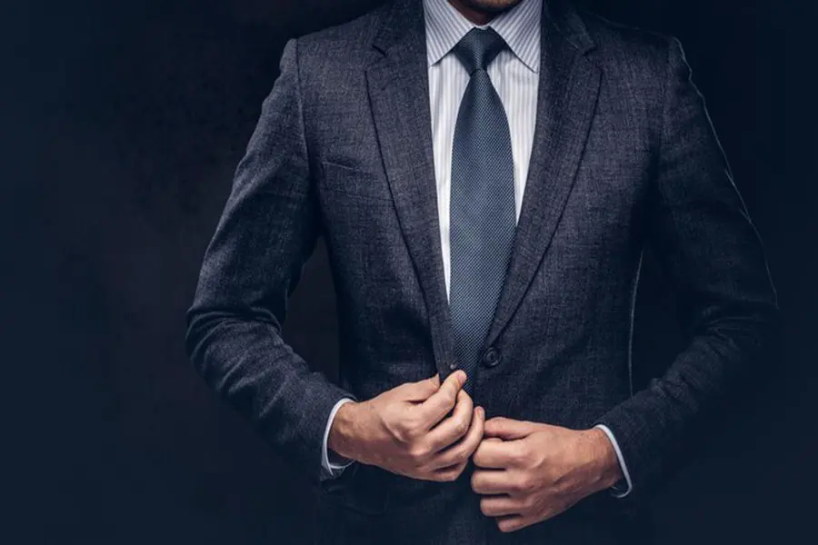 Tặng chồng áo vest nhân dịp Giáng Sinh.