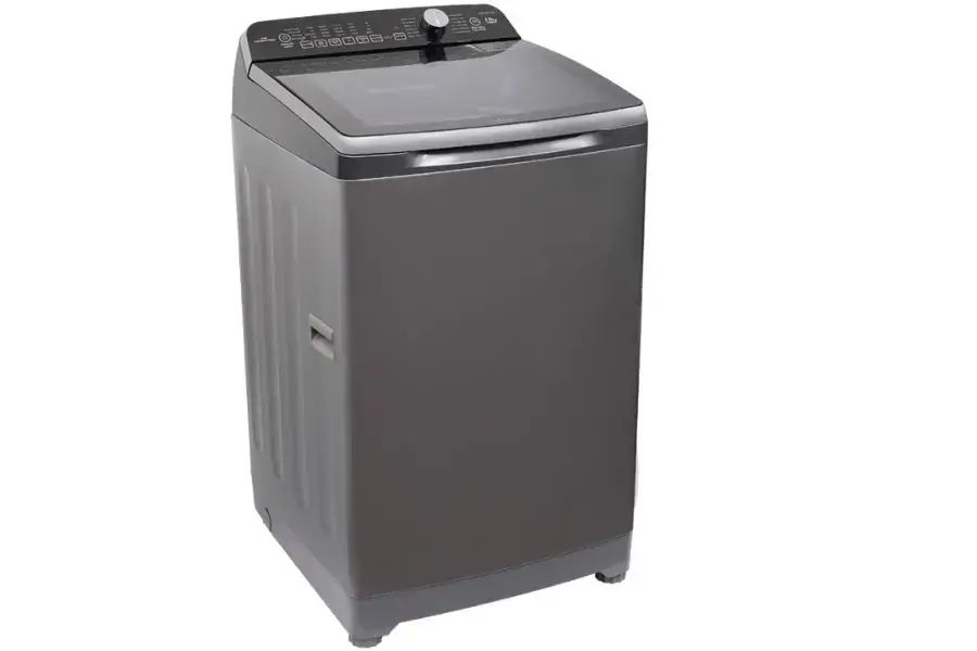 Loại bỏ bụi bẩn ở bề mặt ngoài máy giặt bằng khăn ẩm