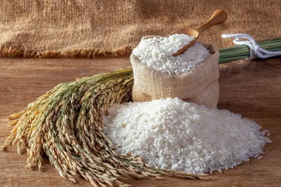 Gạo và nước là những vật phẩm “thiết yếu” mang đến sự khởi đầu tốt đẹp.