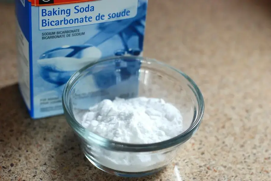 Baking soda với công dụng làm sáng bóng dây đồng hồ kim loại