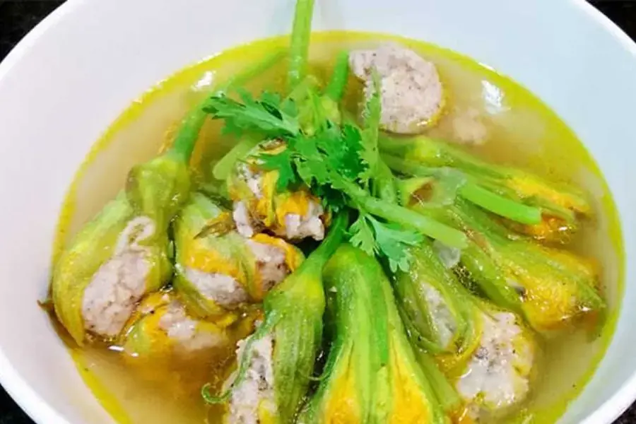 Canh bông bí nấu chả cá thát lát thanh mát thơm ngon bổ dưỡng